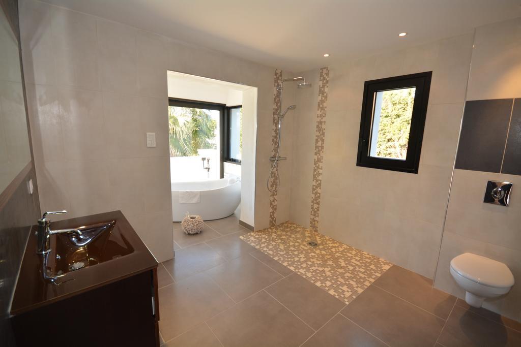 La Villa Blanche Sanary-sur-Mer Pokoj fotografie