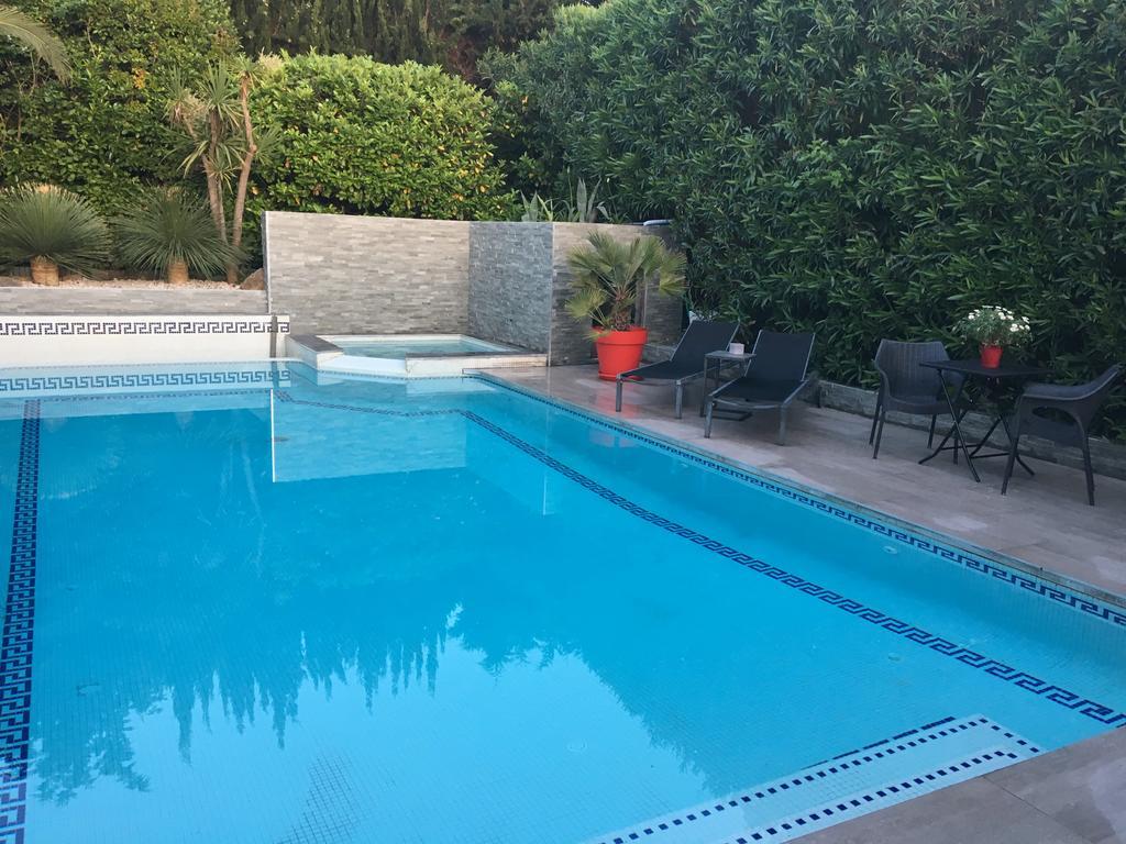 La Villa Blanche Sanary-sur-Mer Exteriér fotografie